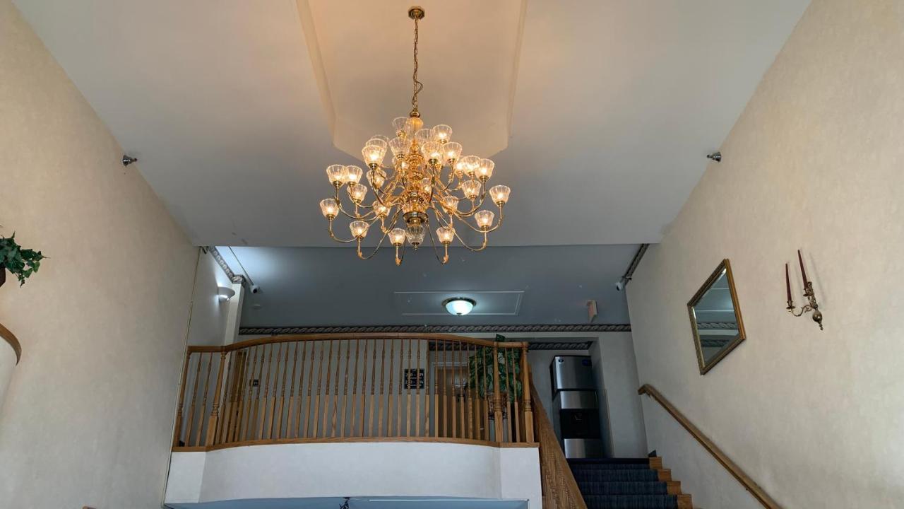 Fairbridge Inn&suites - Miles 2*