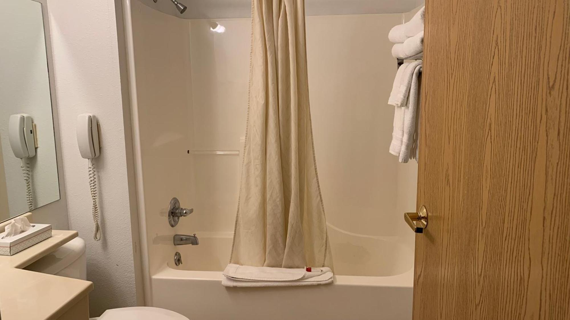 Hotel Fairbridge Inn&suites - Miles Miles City