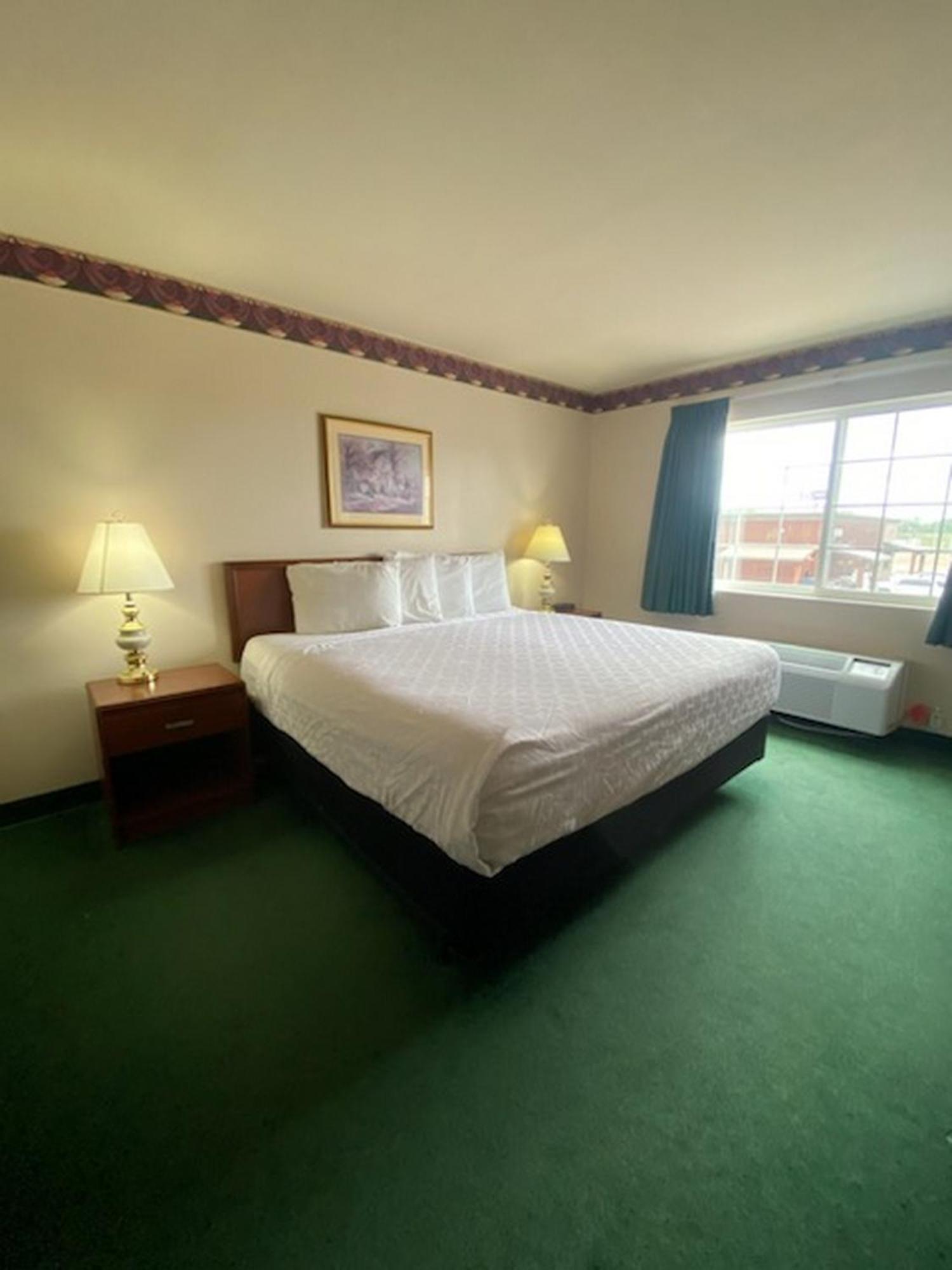Fairbridge Inn&suites - Miles Hotel 2*