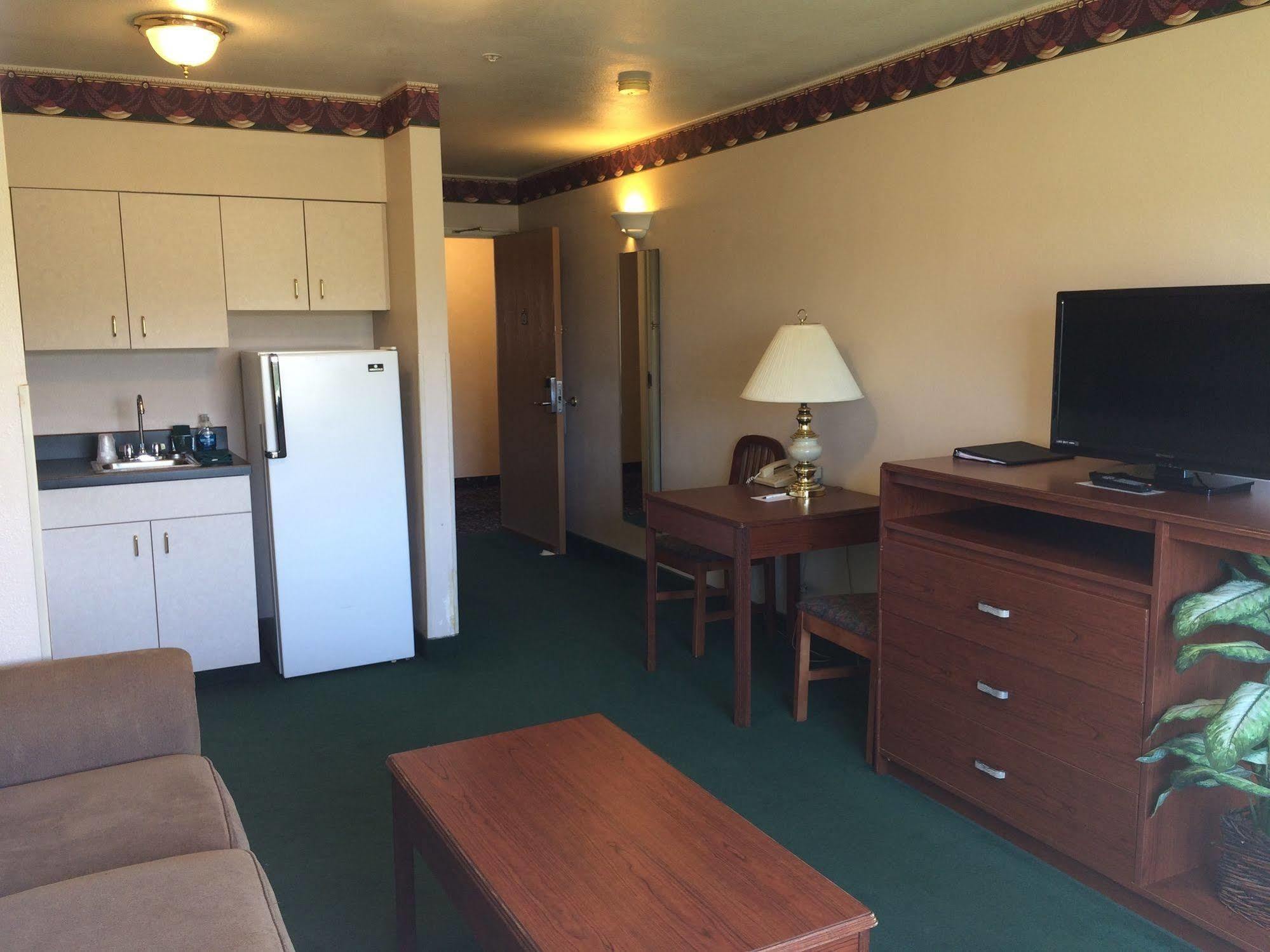 Hotel Fairbridge Inn&suites - Miles 2*