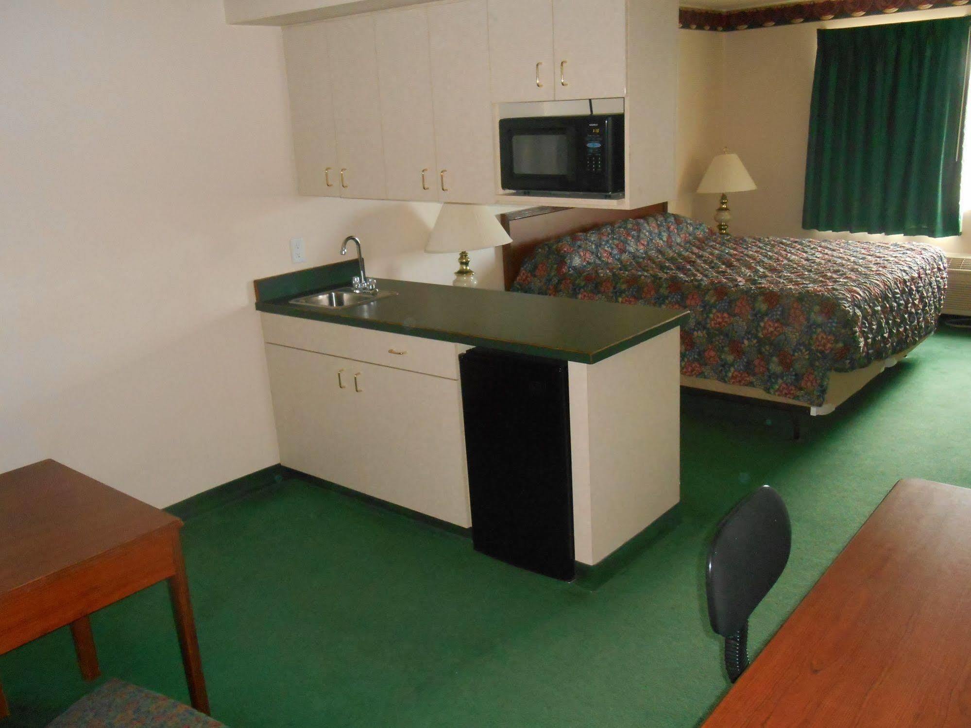 Hotel Fairbridge Inn&suites - Miles 2*