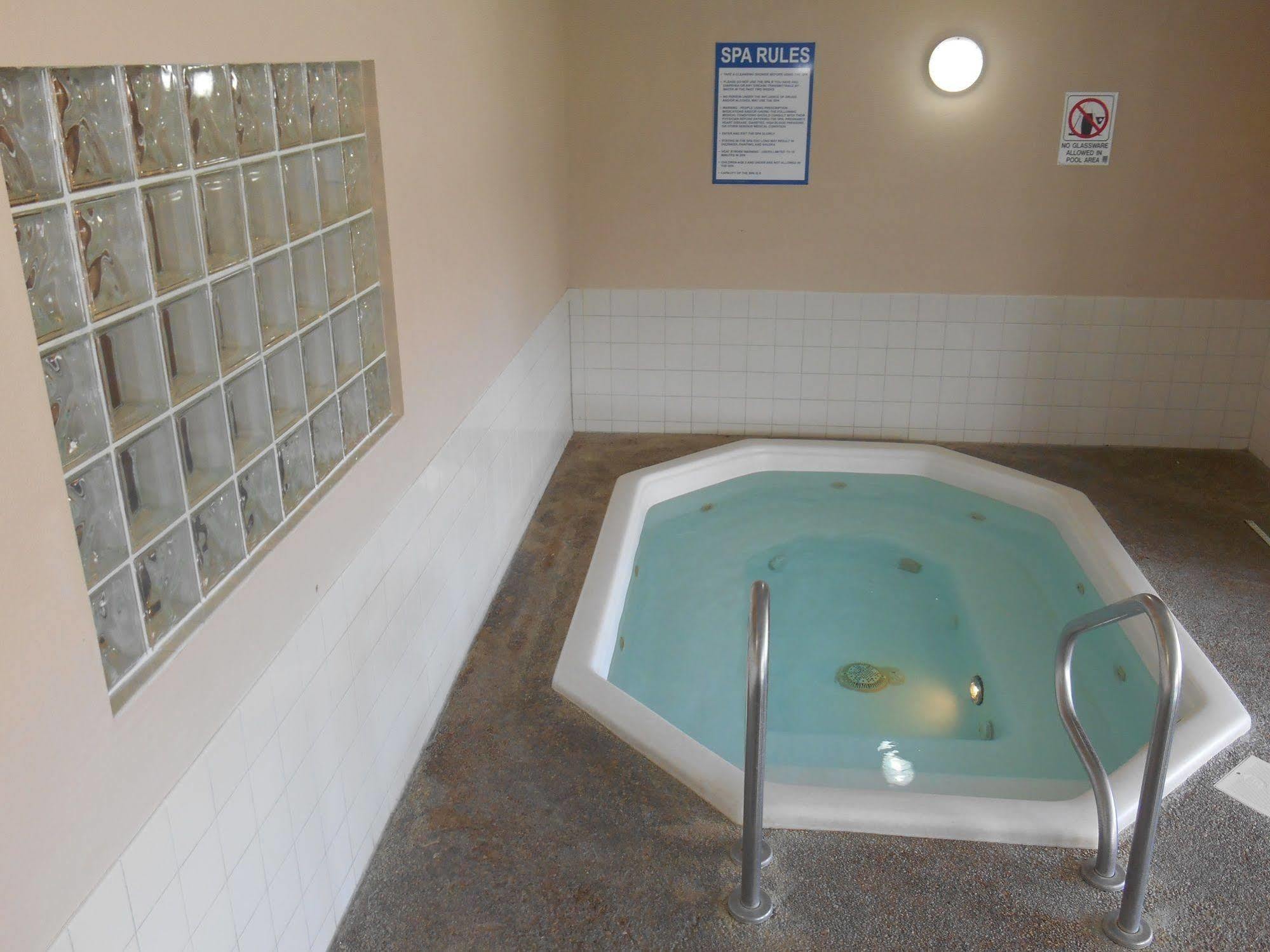 Fairbridge Inn&suites - Miles 2* Miles City